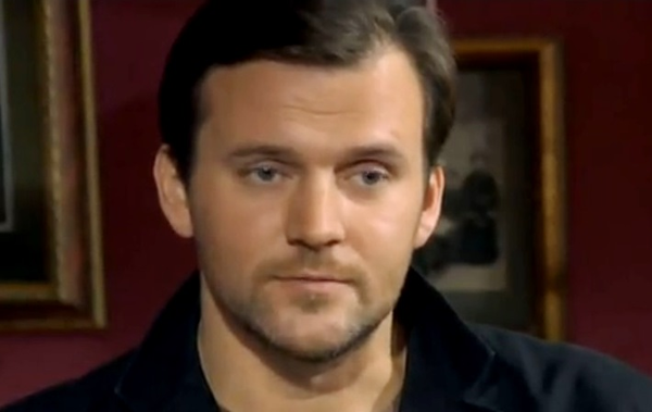 Армандс Нейландс-Яунземс в сериале «Брачный контракт». Кадр из сериала