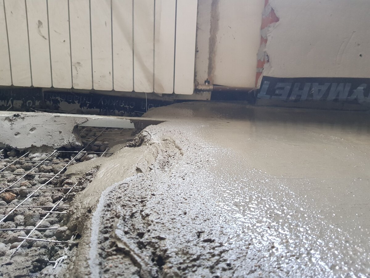 Классический способ производства песчано-цементной стяжки.