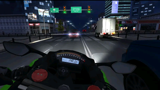 Игра Traffic Rider вывела жанр бесконечных мотогонок на совершенно новый уровень с полнофункциональным карьерным режимом, обзором камеры от первого лица, улучшенной графикой и реалистичными звуками байков. Старая-добрая аркадная гонка в оболочке нового поколения. Гоняйте на байке по бесконечным дорогам, обгоняя других. Обновляйте и покупайте новые байки, чтобы завершать миссии в карьерном режиме.

Пора на мотоцикл —  и в путь!

ОСОБЕННОСТИ
- Обзор камеры от первого лица
- 29 видов мотоциклов
- Реалистичный рокот мотора, записанный с реальных байков 
- Детализированная графика — дневной и ночной вариант
- Карьерный режим с 70+ миссиями
- Веб-таблицы лидеров и 30+ достижений
- Поддержка 19 языков
