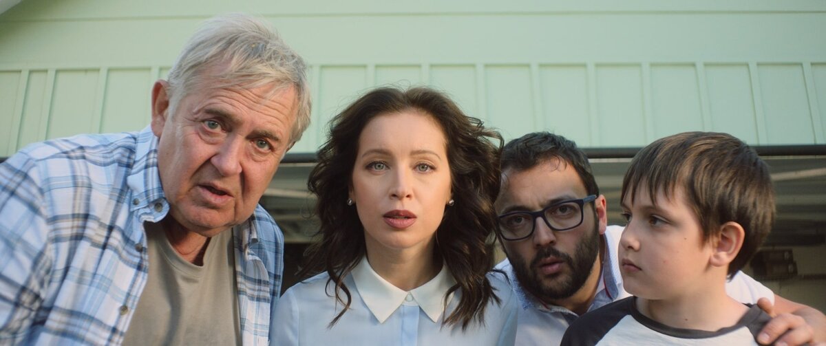 кадры из фильма Гудбай, Америка взяты с сайта  filmpro.ru