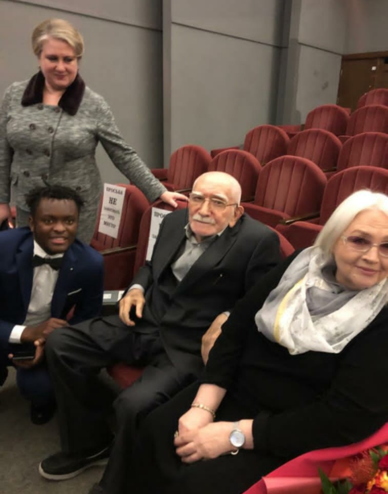 Прощание с Джигарханяном пройдет в его театре (фото из личного архива Степана Джигарханяна)