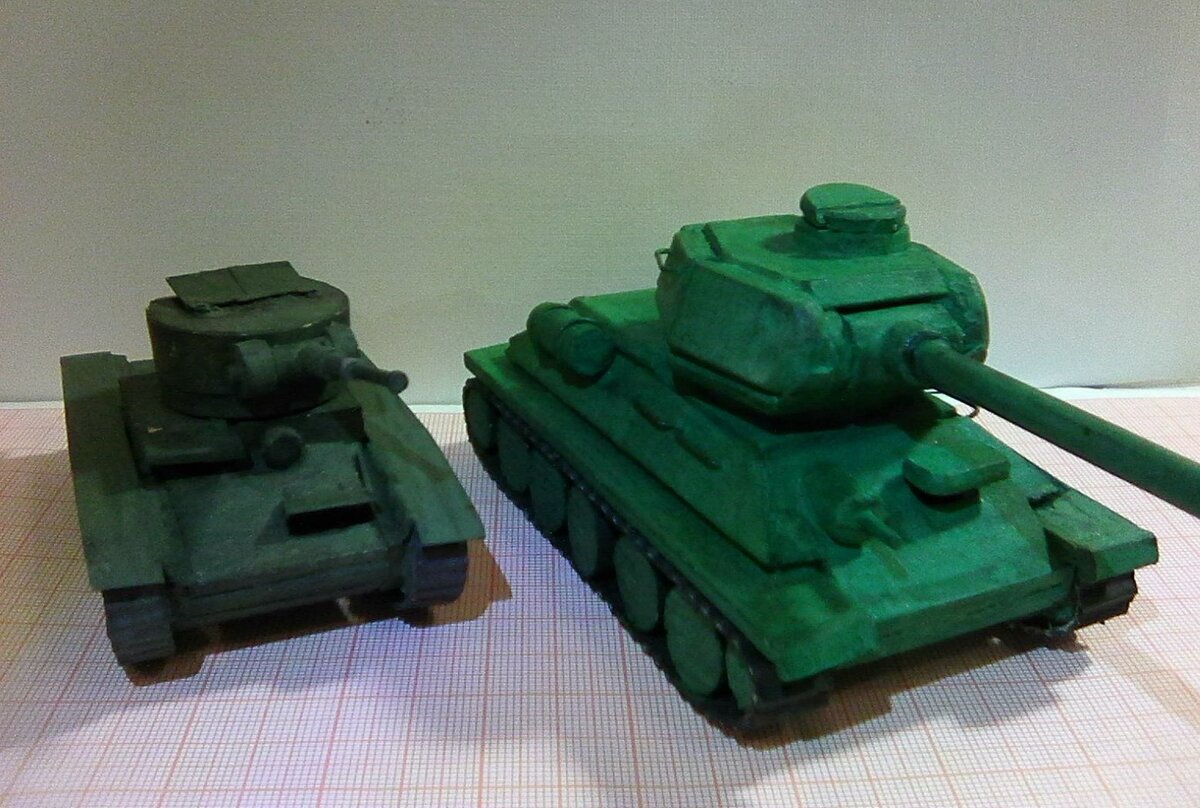 Две мои модели - Т-26 и Т-34-85. 