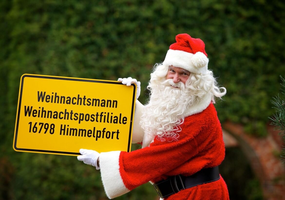 Дед я в германии. Дед Мороз. Рождественский дед в Германии. Вайнахтсман.