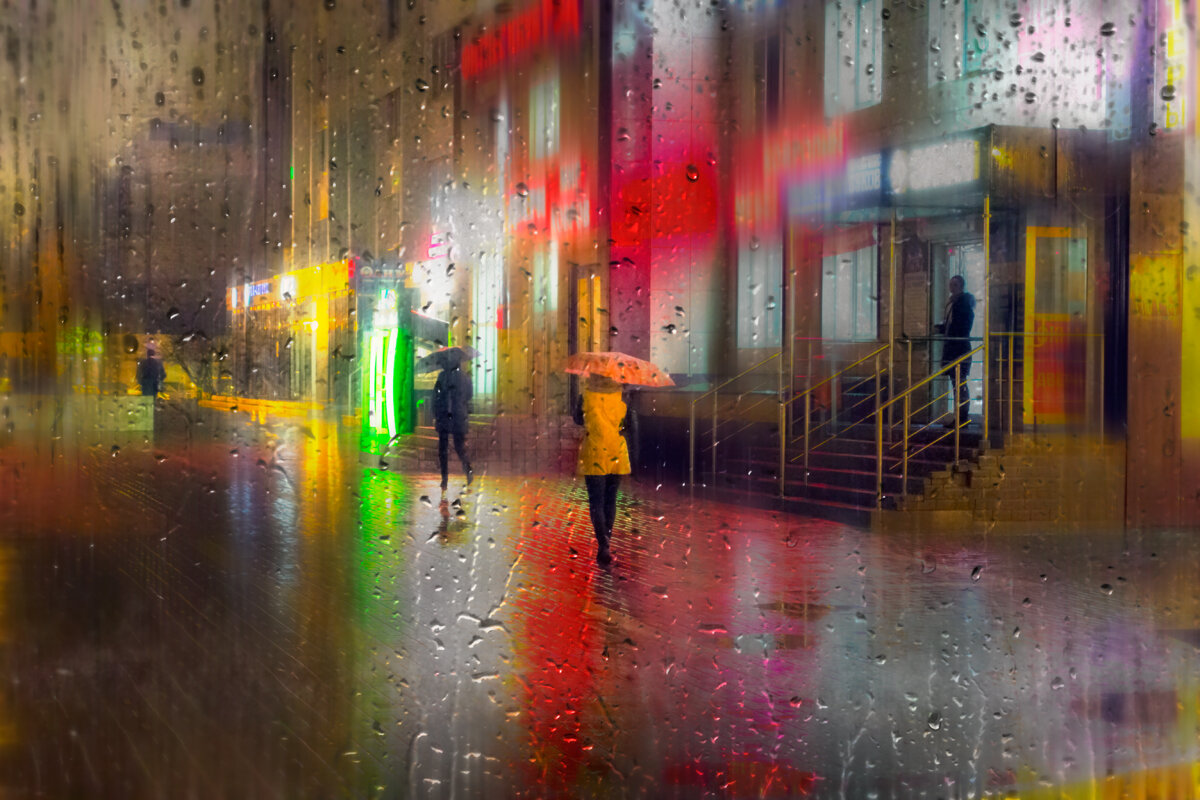 Фото https://500px.com/photo/144113151/mokryj-etyud-nochnogo-goroda-by-igor-sarapulov 