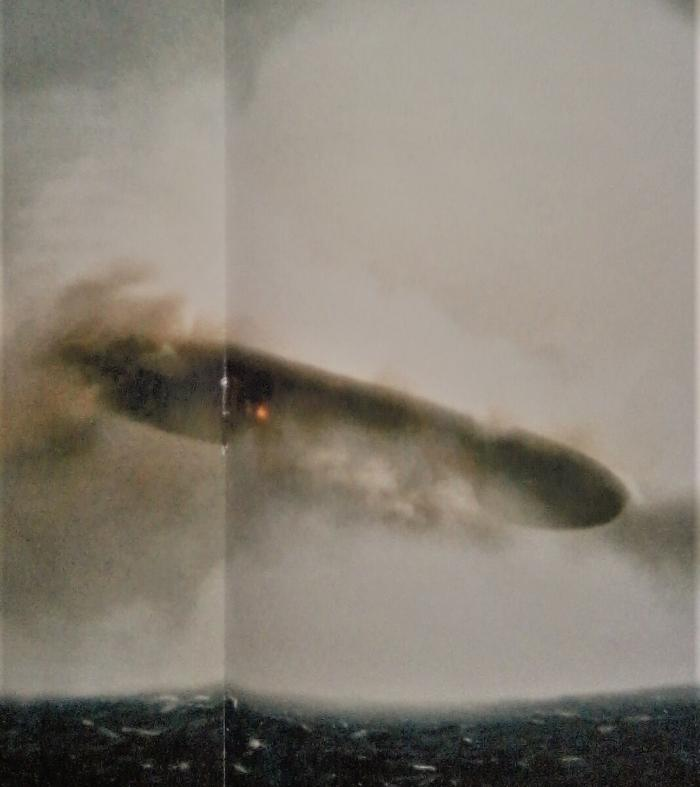 Нло разные объекты. Сигарообразный нло. Сигаровидный нло куликово. Нло сигарообразной формы. Нло сигарообразной формы.