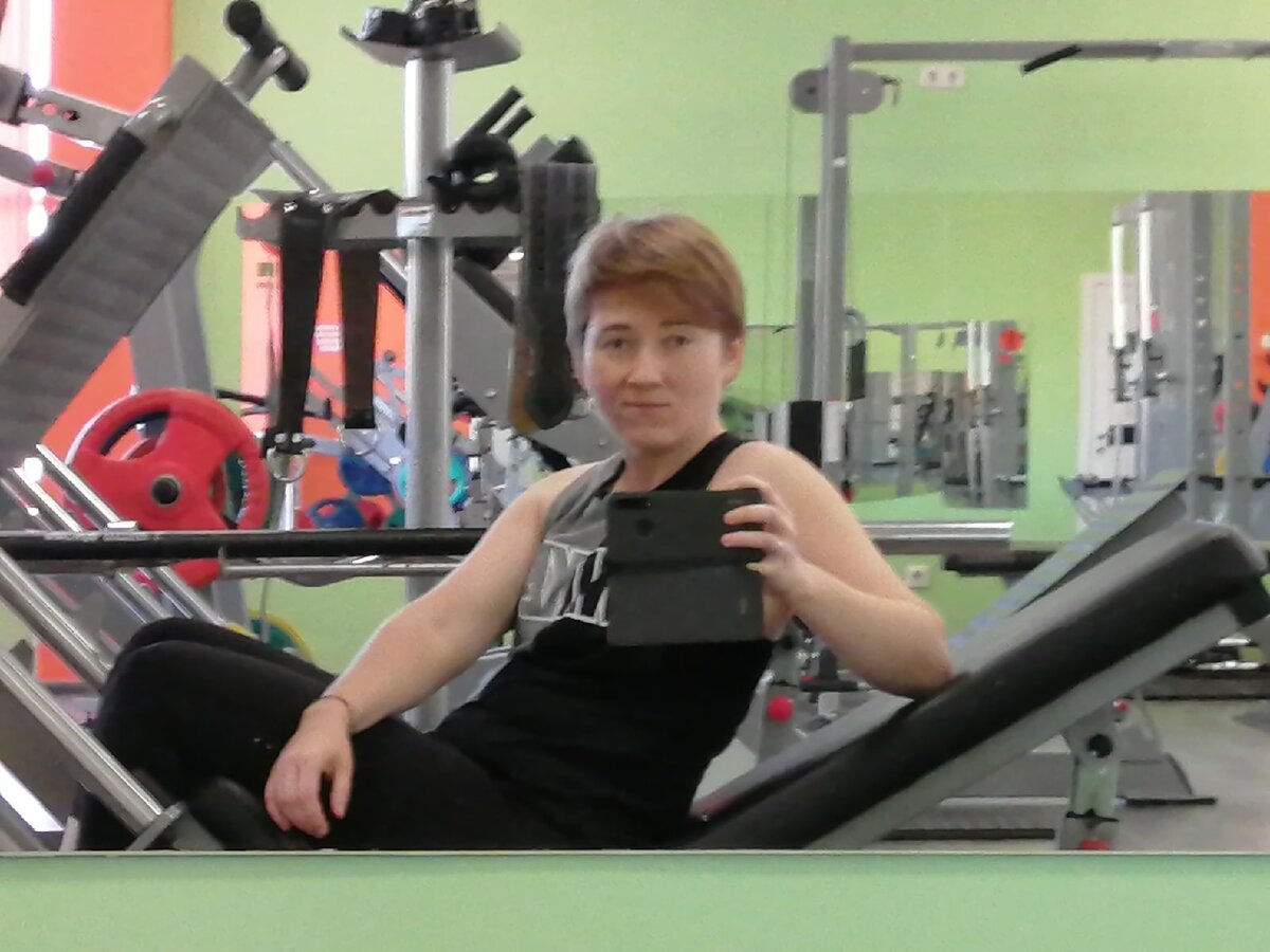 Это фото с тренажера для ног. На нем не такая ожесточенная борьба обычно) Фото автора.