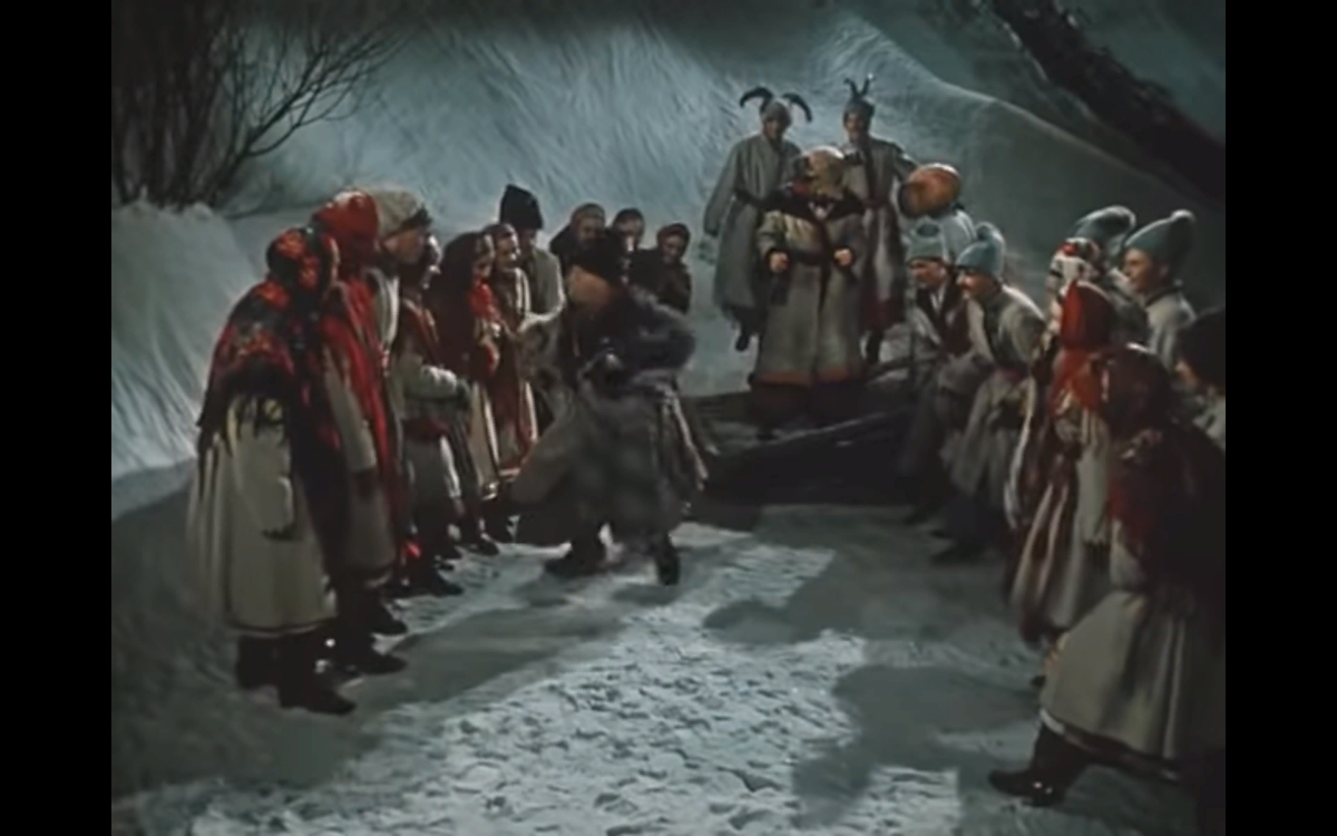 Кадр из фильма "Вечера на хуторе близ Диканьки". 1961 год.  В фильме колядники в костюмах, со звездой.  Без этого никак. 