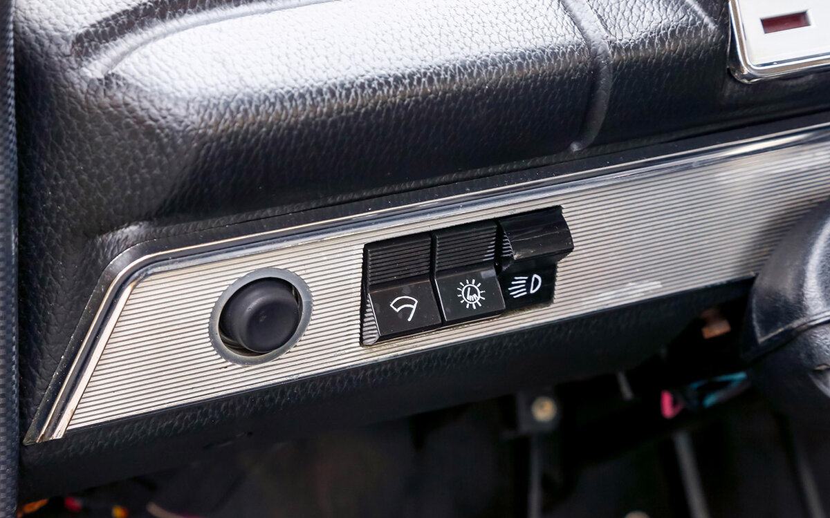 Угадайте, для чего предназначалась вот эта круглая кнопка на передней панели? 