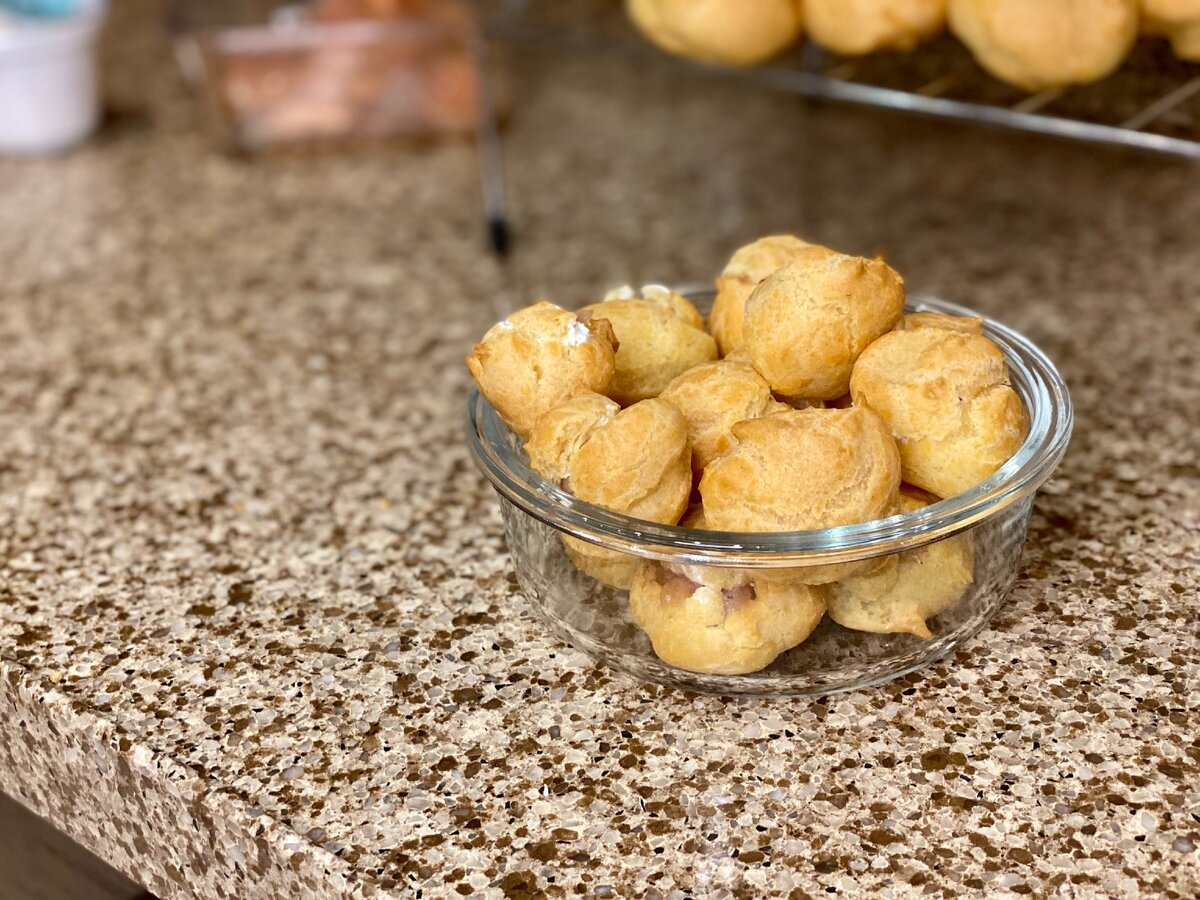 Идеальная закуска на стол или фуршет: удобно взять руками, не испачкавшись (можно предусмотреть шпажки, в ковидные-то времена)