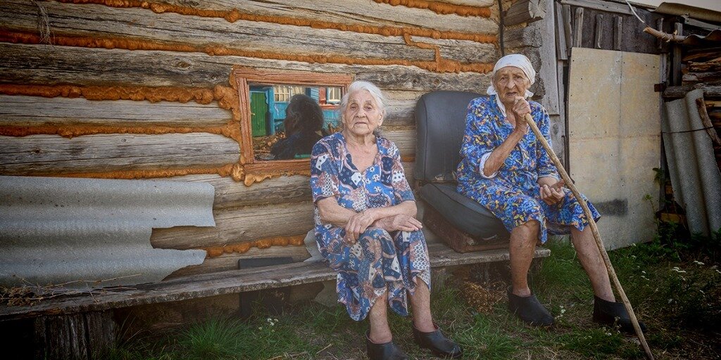 Хорошо на скамеечке