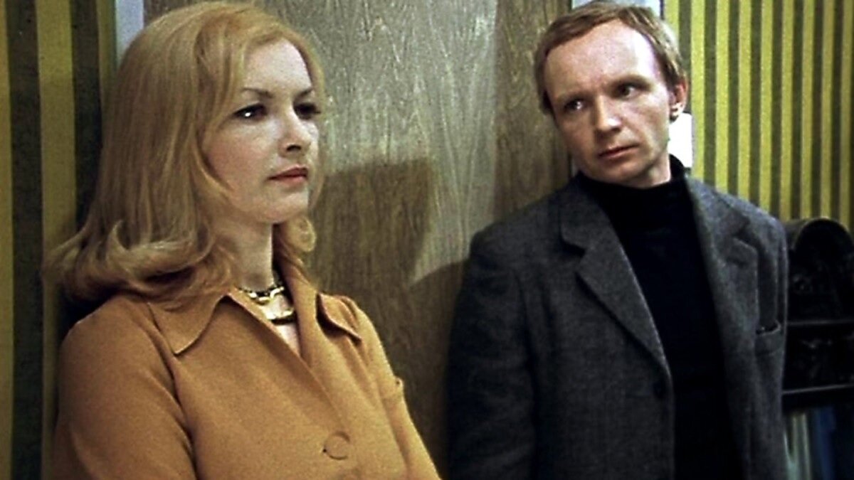 Кадр из фильма "Ирония судьбы или с легким паром" Фото Яндекс картинки.