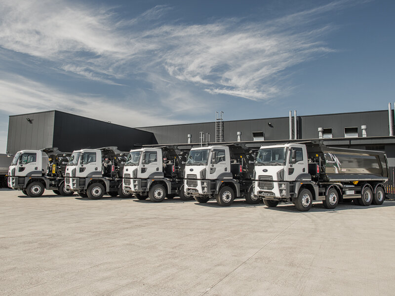 Ford 4142D 8x4 с самосвальными кузовами Grunwald Gr.F22-SH-II 