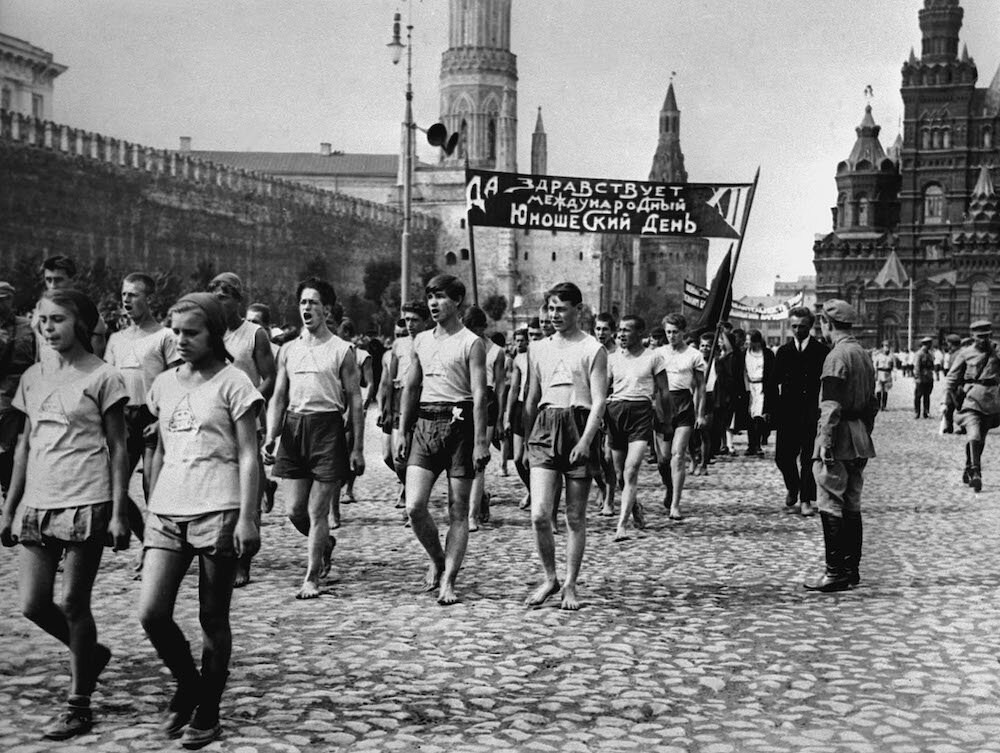 Парад физкультурников 1954 пирамида