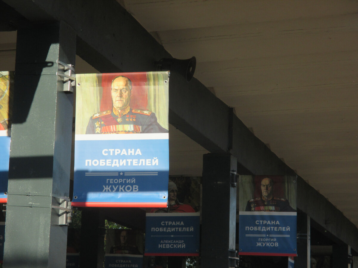 Вот тут освещение визуально помогло визуально отделить жуков от победителей. Спасибо ему.