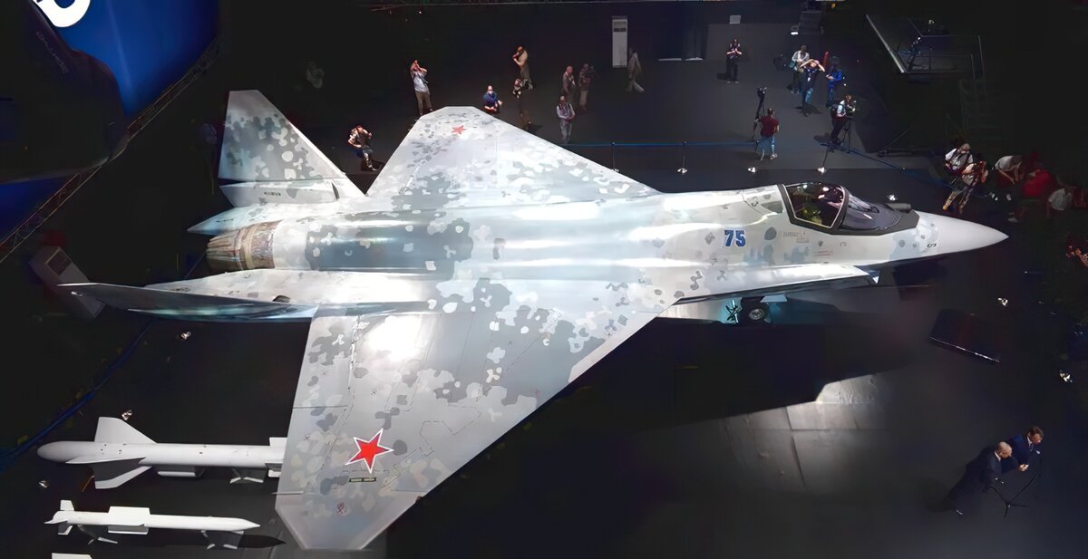 Макет «Су-75» на МАКС-2021