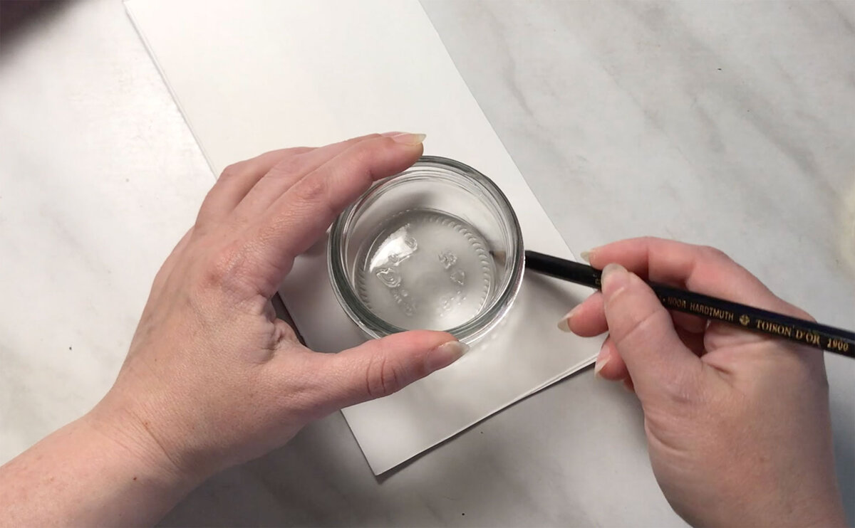 Банка, картон и карандаш и ничего больше