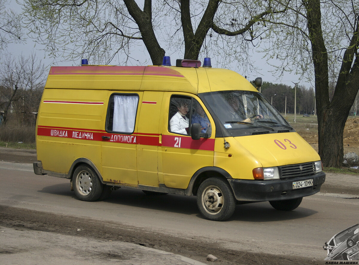«Скорая» на базе СПВ-33021.01-15 образца 1996 года (фото А.Говорухи)