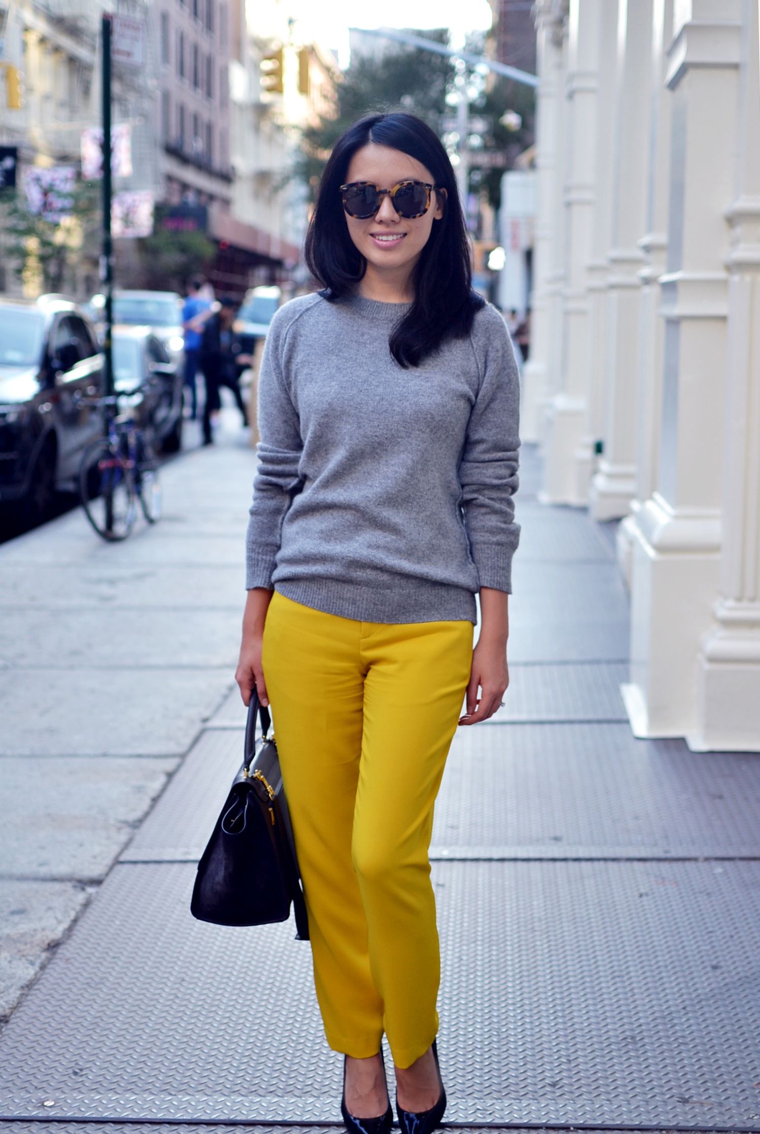 Желтый цвет в одежде, поднимет вам настроение и сделает ваш образ модным