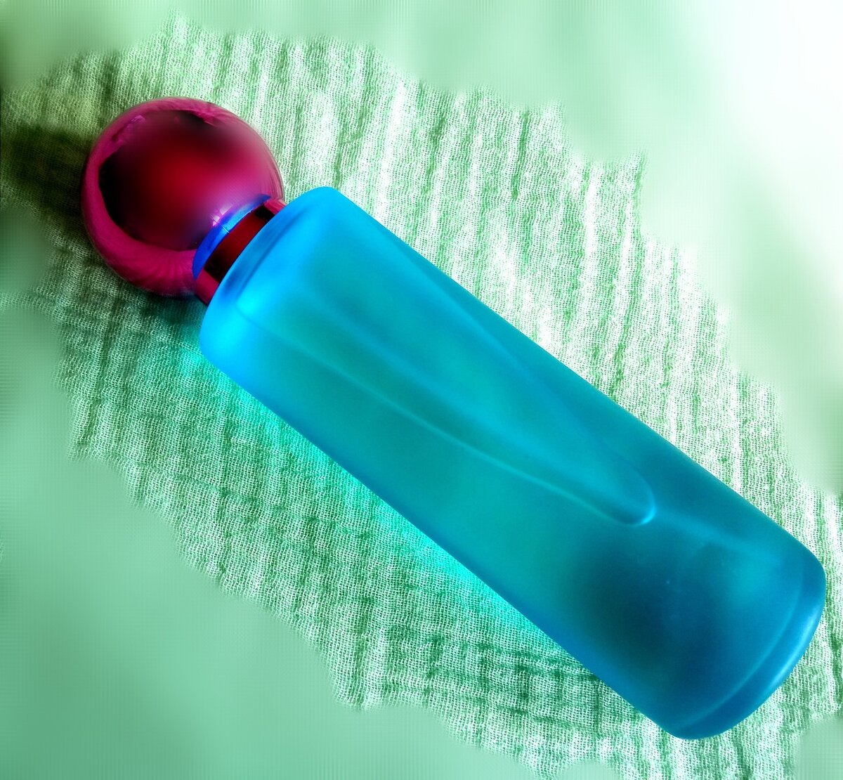 Эта кармическая сестра волшебной Azzura от Loris Azzaro, по мнению производителя Positive  предназначена для мужчин, должна называться Geo Nord.