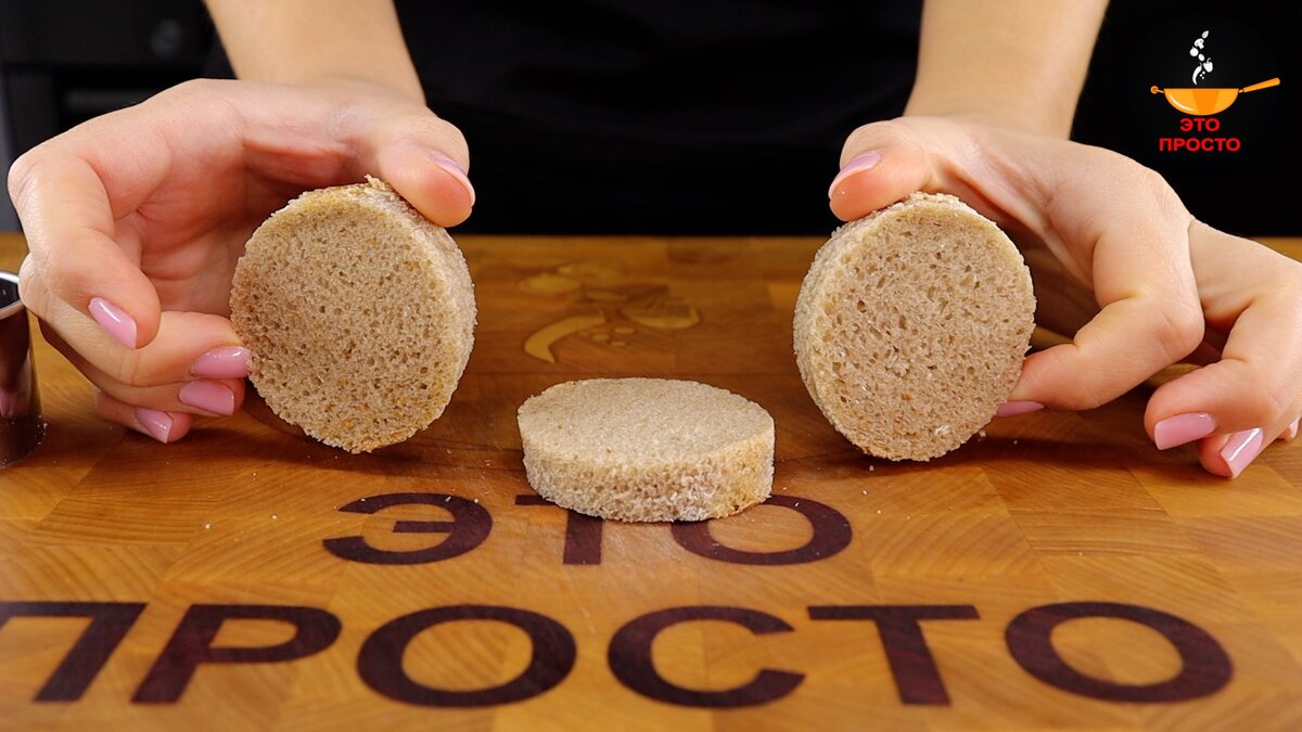 Фото можно листать влево