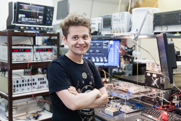 Руководитель научной группы «Квантовые информационные технологии» Алексей Фёдоров / Источник изображения: CNews