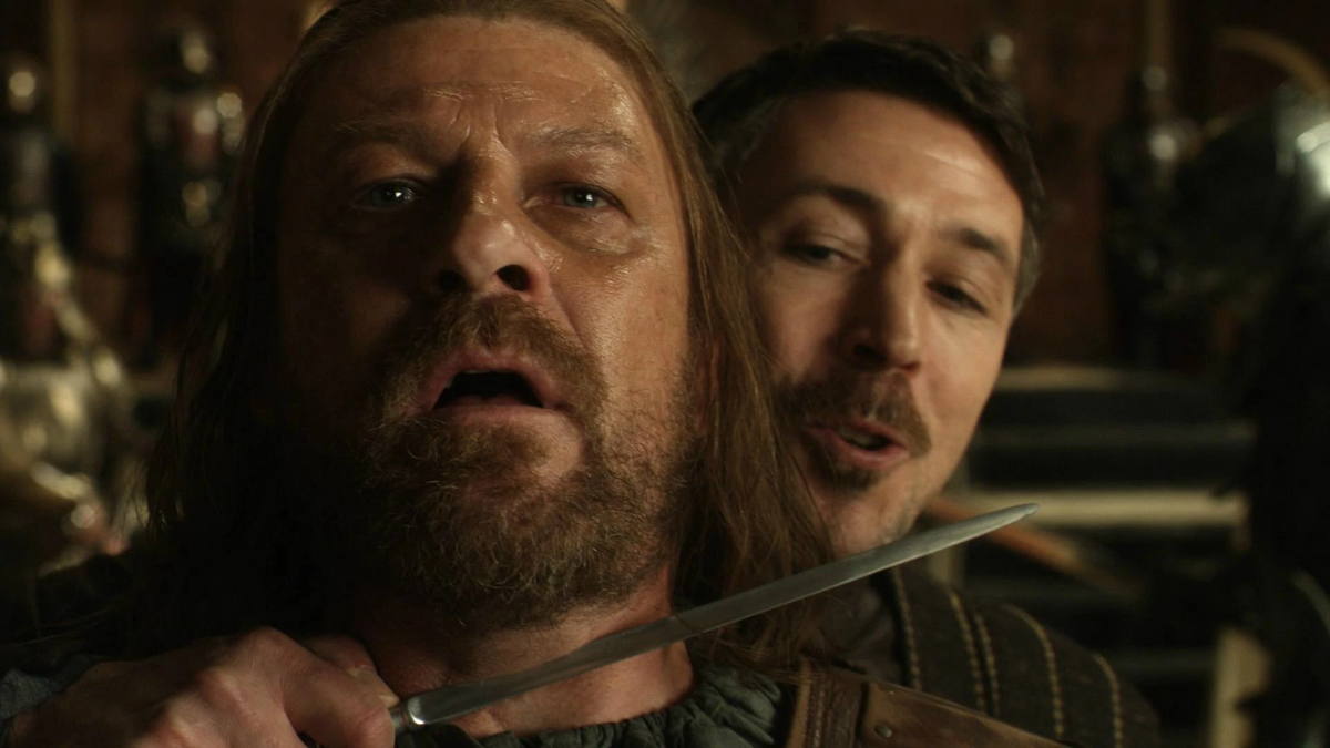 Политические интриги в сериале «Игра престолов»; kinopoisk.ru