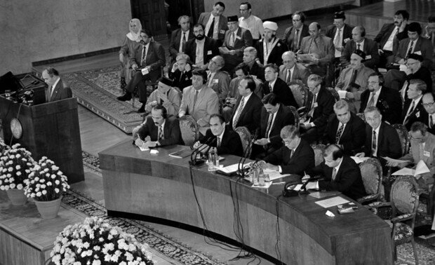 «ВКТ объединяет татар и их общественные организации»III съезд Всемирного конгресса татар, 2002 год. Фото Михаила Козловского