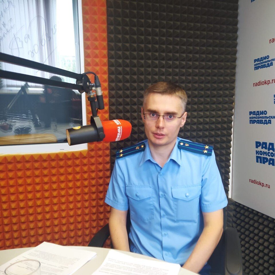     В студию пришел прокурор отдела по обеспечению участия прокуроров в гражданском и арбитражном процессе Прокуратуры Ростовской области Олег Зонов. Фото: ЛЫСЕНКО Татьяна