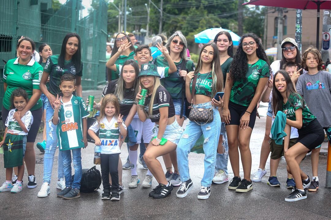    Фанатки «Куритибы»Соцсети