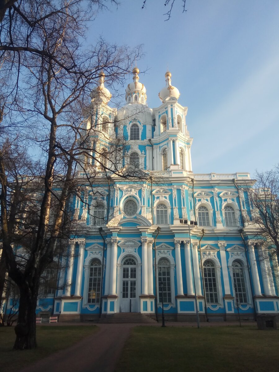 23 апреля, листва только- только начинает появляться