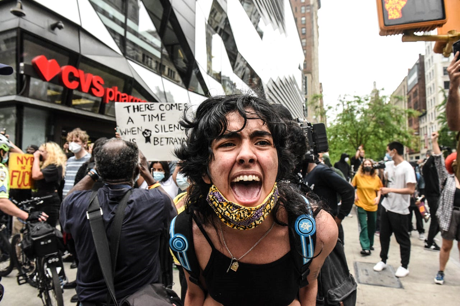 Столкновения протестующих с полицией во время митинга на Юнион-сквер в Нью-Йорке, Stephanie Keith, GETTY IMAGES
