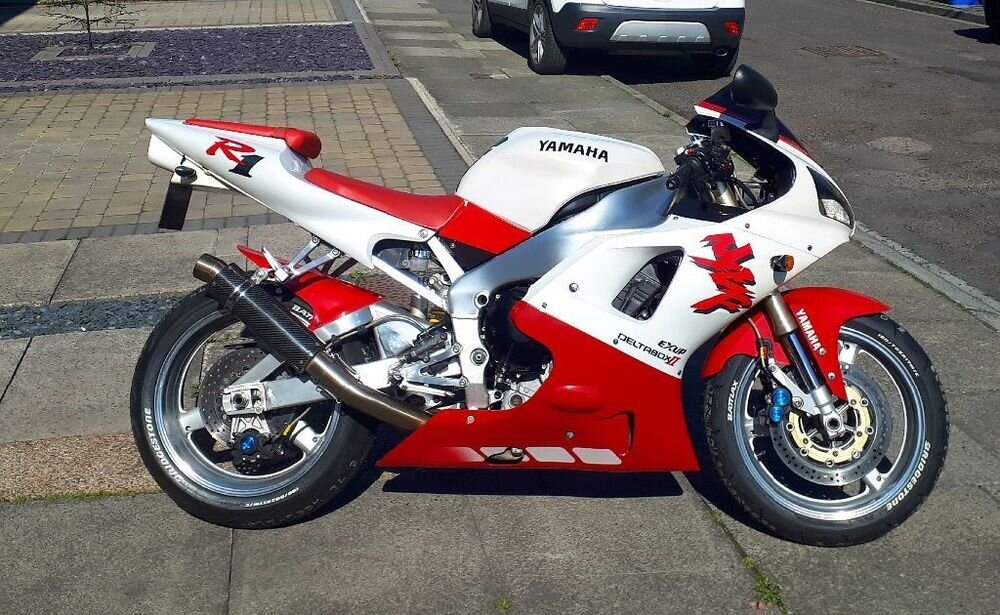 Yamaha R1 1998