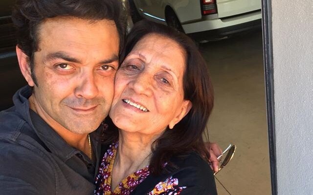 Как выглядят и чем занимаются четверо детей и восемь внуков Дхармендры от первой