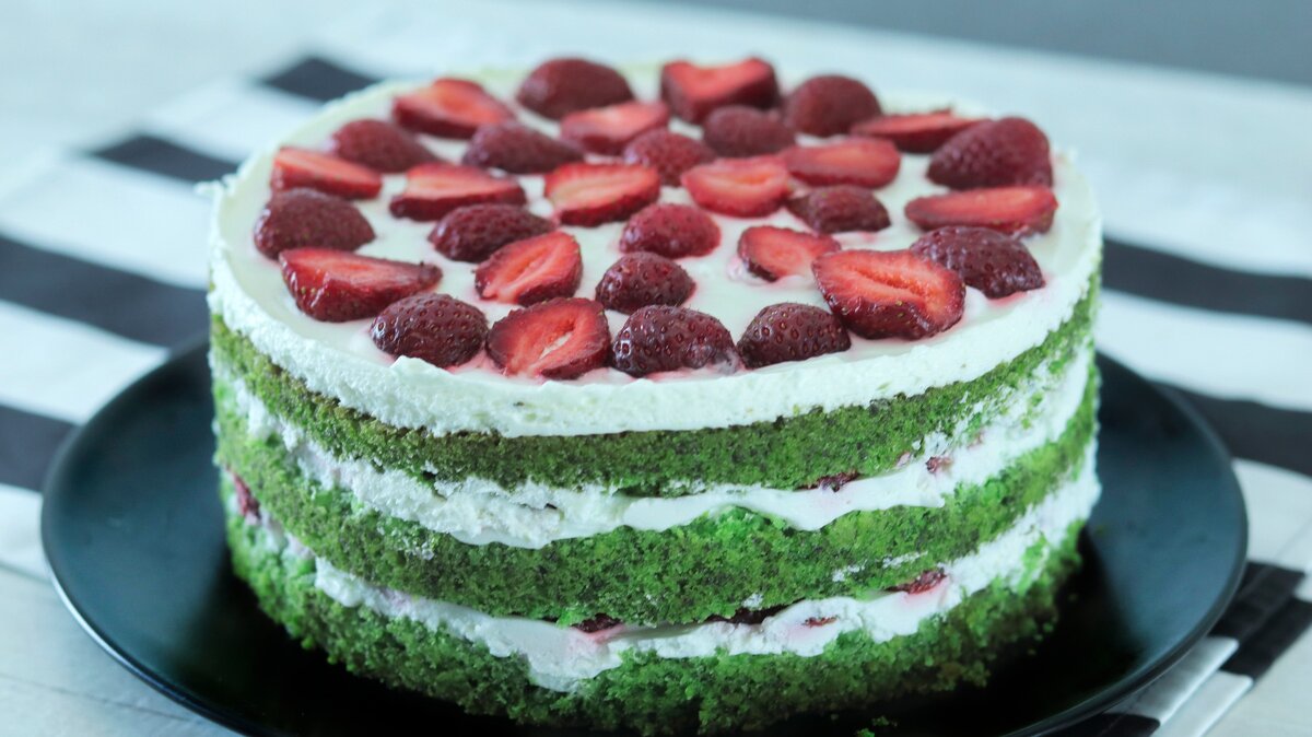 торт изумрудный бархат ирина хлебникова. торт изумрудный вечер рецепт. торт изумрудный вечер рецепт. зеленый бисквитный торт. бисквит изумрудный (со шпинатом).