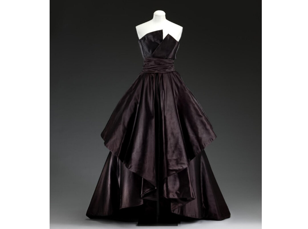 Линия Corolle Кристиана Диора, 1947