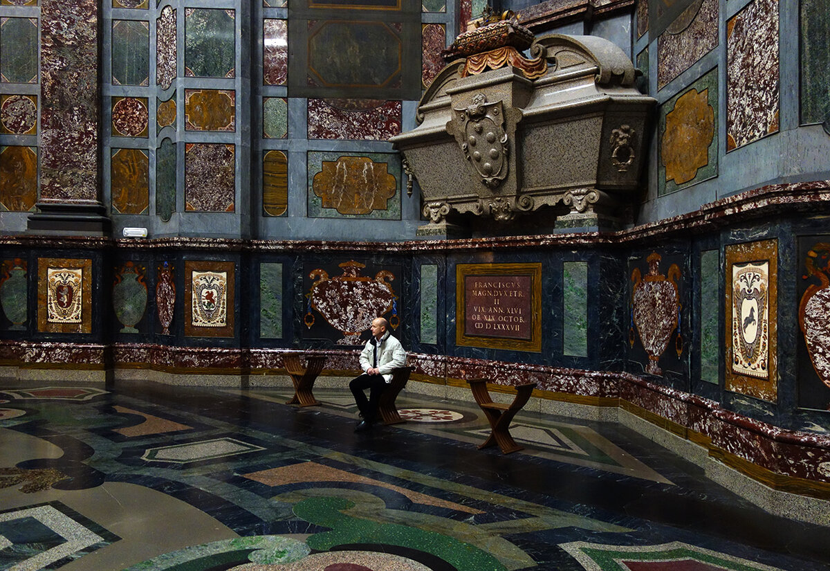 Мрамора не пожалели. Церковь Сан Лоренцо, Флоренция