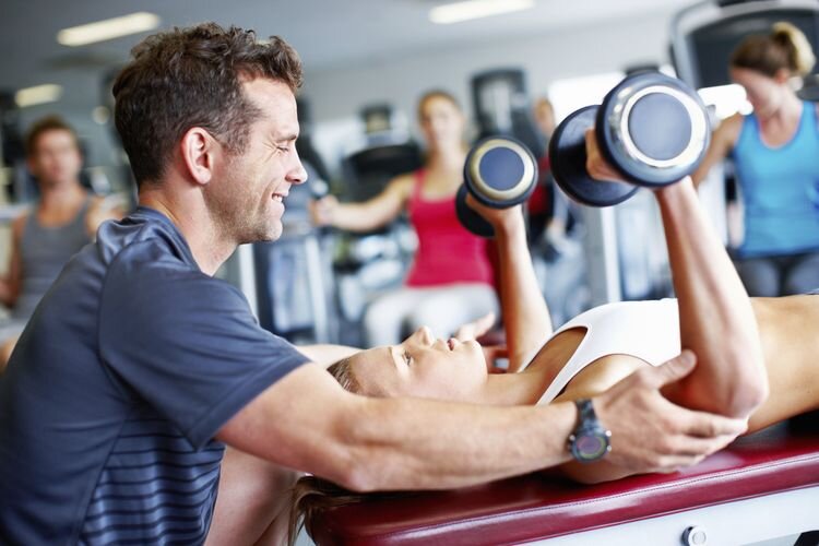 Чтобы улучшить состояние здоровья и приобрести привлекательный внешний вид, многие начинают заниматься фитнесом.