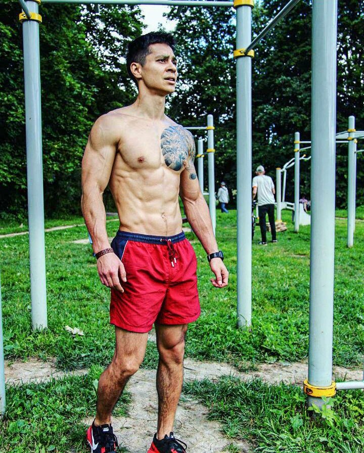 Сделать ровную осанку можно, но заниматься стоит регулярно!