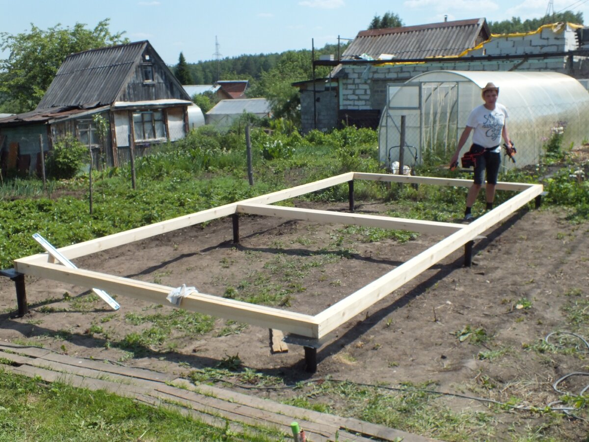 Под дом 4. Дачный домик 6х3 каркасный. Фундамент под дачный домик 4х6. Фундамент под дачный домик 4х5. Столбчатый фундамент под сарай 6х3.