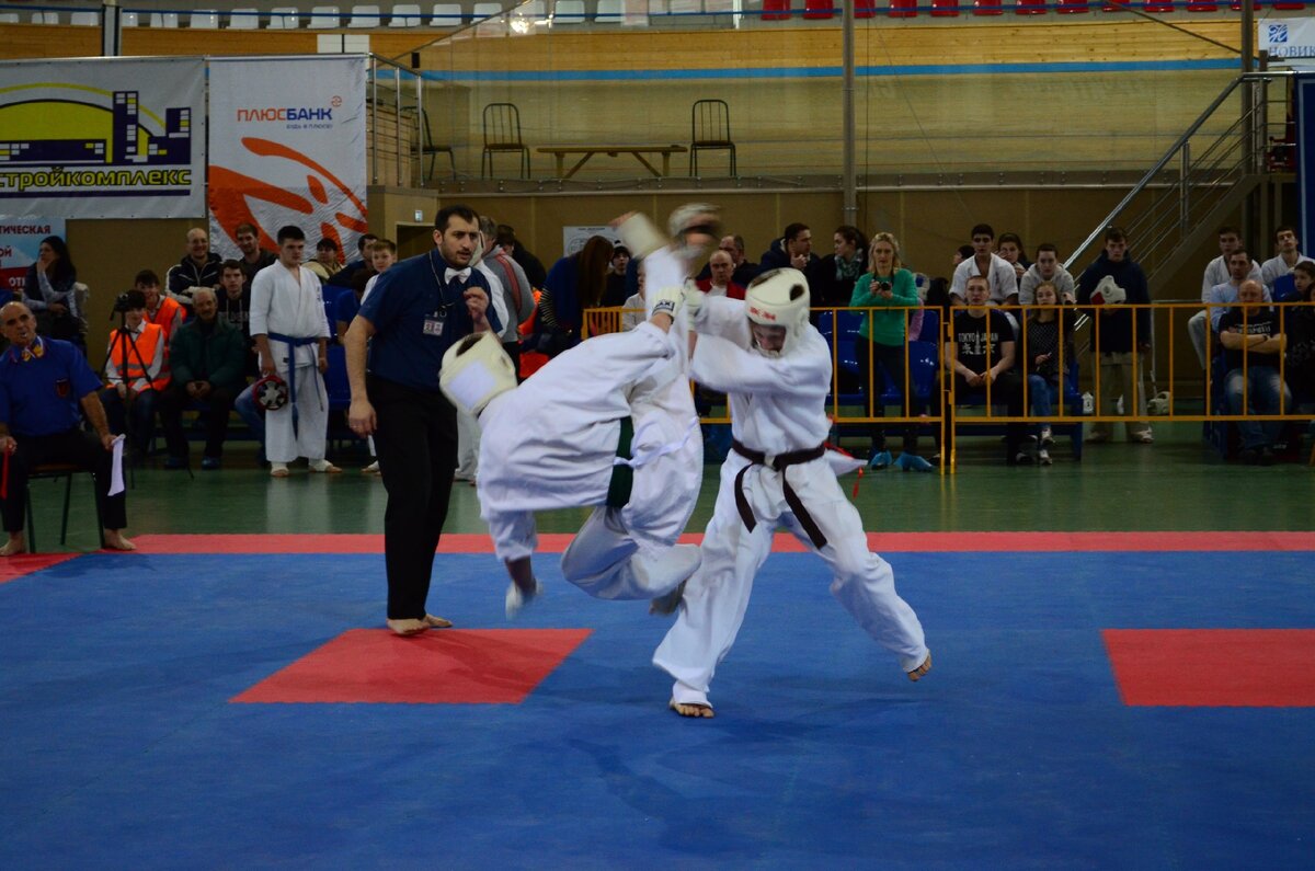 Удар в падении