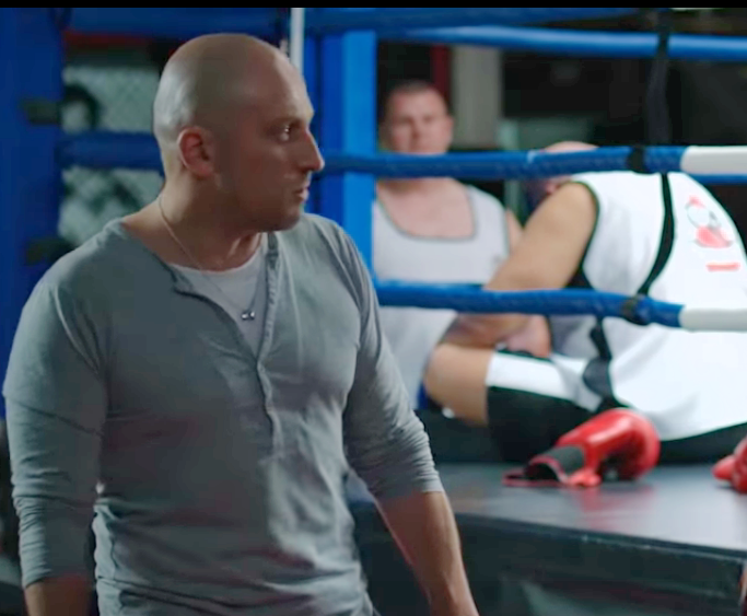 Кадр из фильма "Одной левой" 2015г.