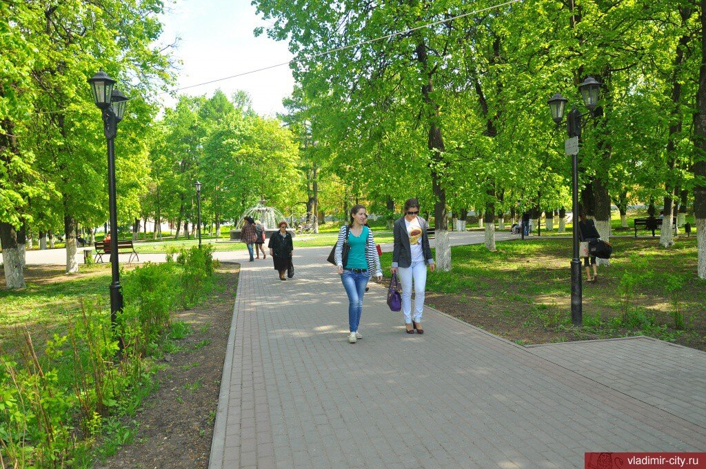 Парк липки москва. Парк Липки во Владимире. Парк Липки Щербинка. Аллея писателей парк Липки.