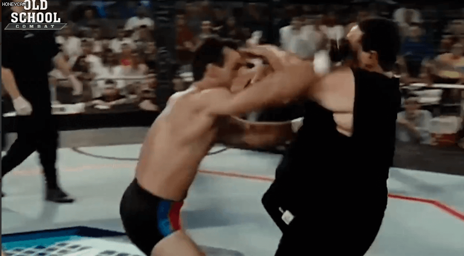 В конце - победа удушающим сзади над Танком Эбботом в финал UFC Ultimate 