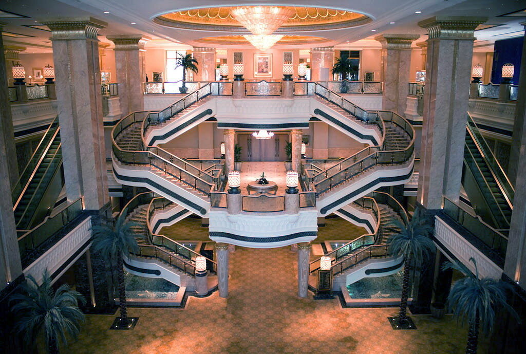 №1 место Emirates palace