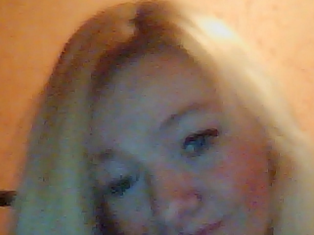 фотогр=графия реального человека.Из личного альбома.от человек.Солнце слепит.