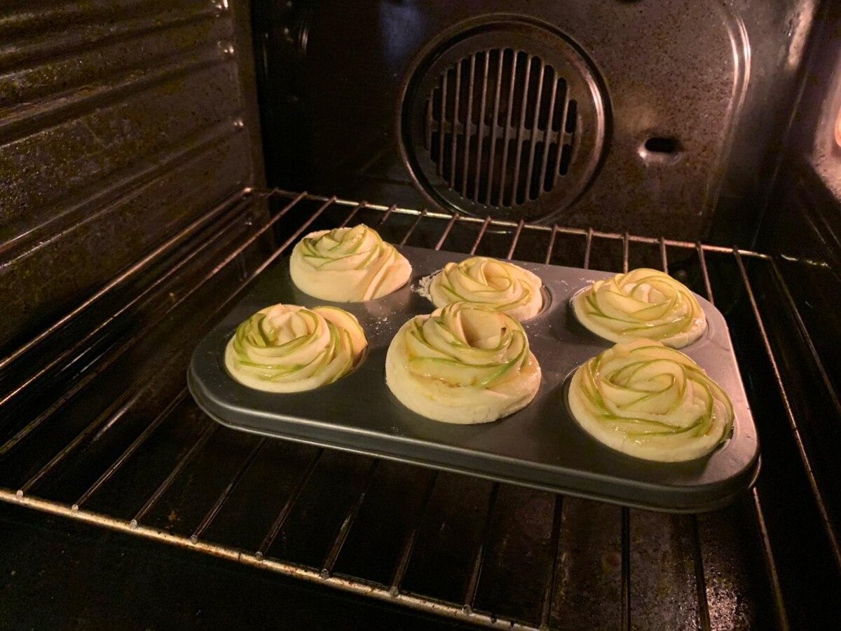 Фото автора. Букет из яблочных роз