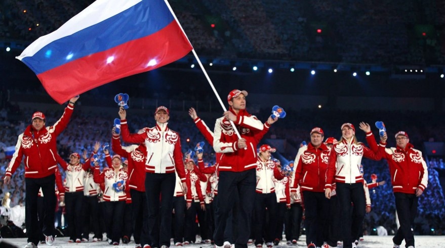 Выход на соревнования с Российским флагом. Изображение с сайта Яндекс картинки