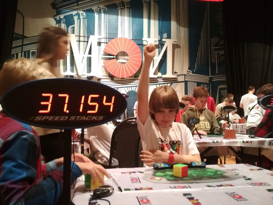 собрав очередной кубик