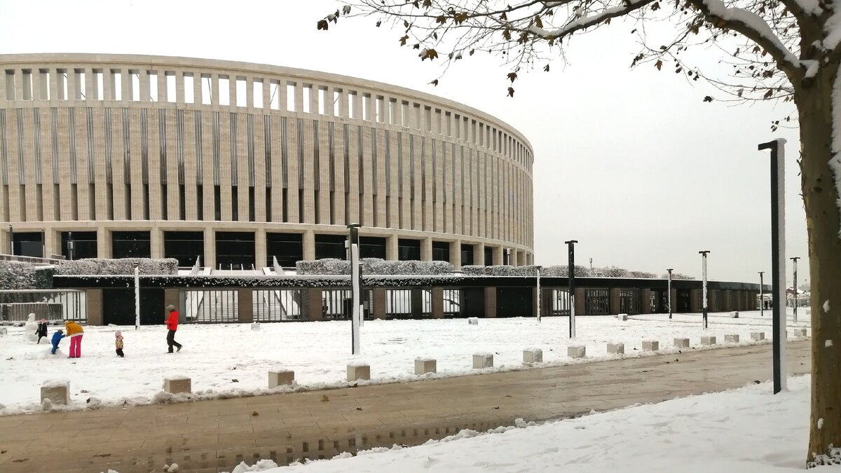 Парк галицкого в снегу