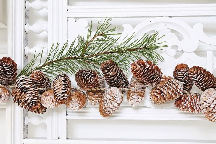 Из собранного в лесу материала получаются потрясающие гирлянды.